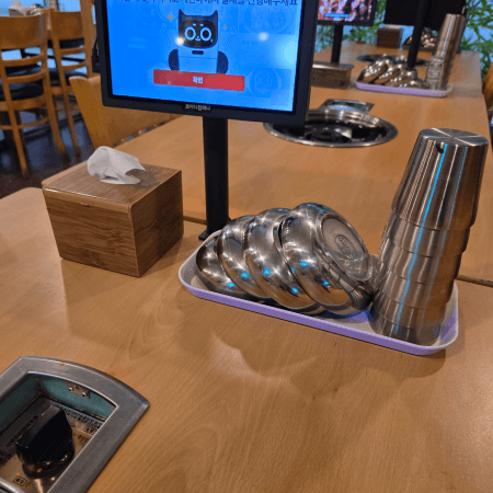 고기 반 햄 반 김치찌개&김치찜 수유본점 테이블 구성