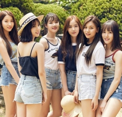 하이브로 기획사가 바뀌며 이상한마녀컨셉으로 소중한 여자친구를 수납시키며 결별 시켰다..