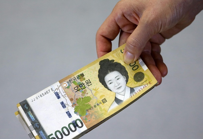 2025년 한국 경제 위기와 해결 방안을 찾아본다.