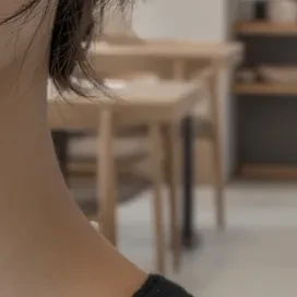 쌍꺼풀 수술 이미지 - 쌍꺼풀 수술을 받은 사람