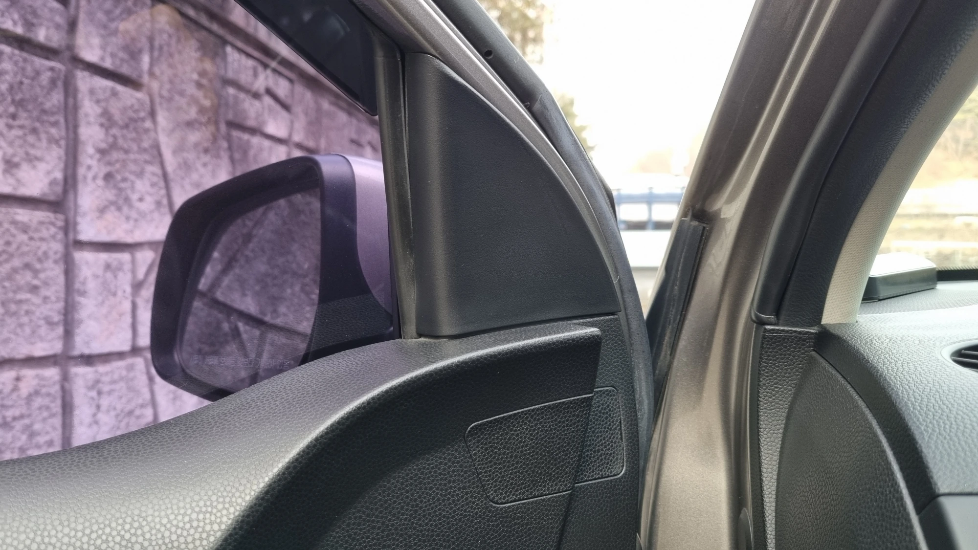 사이드미러 장착 완료 모습