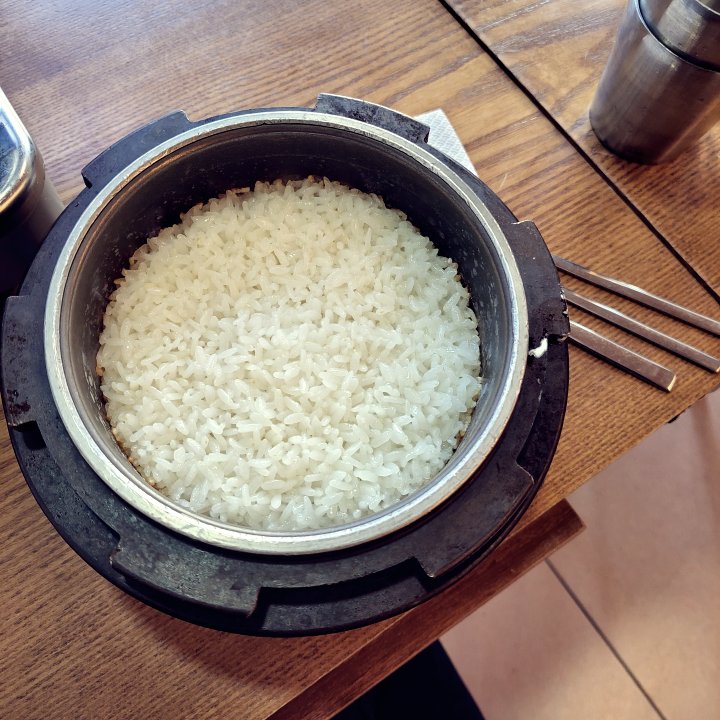 신촌-김삼보-돌솥밥