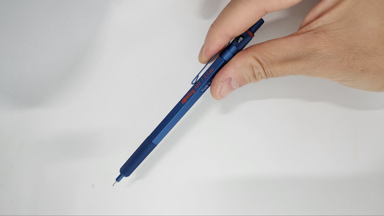 로트링600 필기감