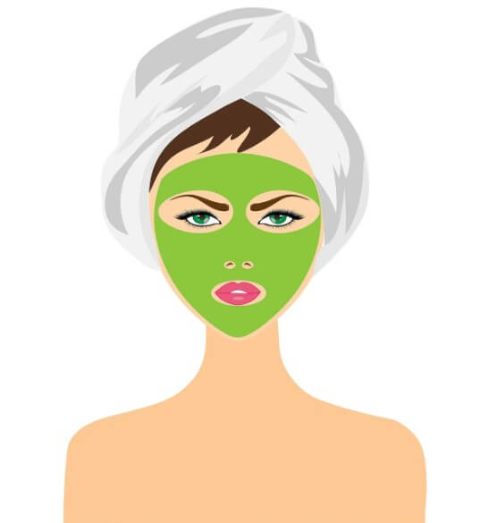 피부 관리 중인 모습