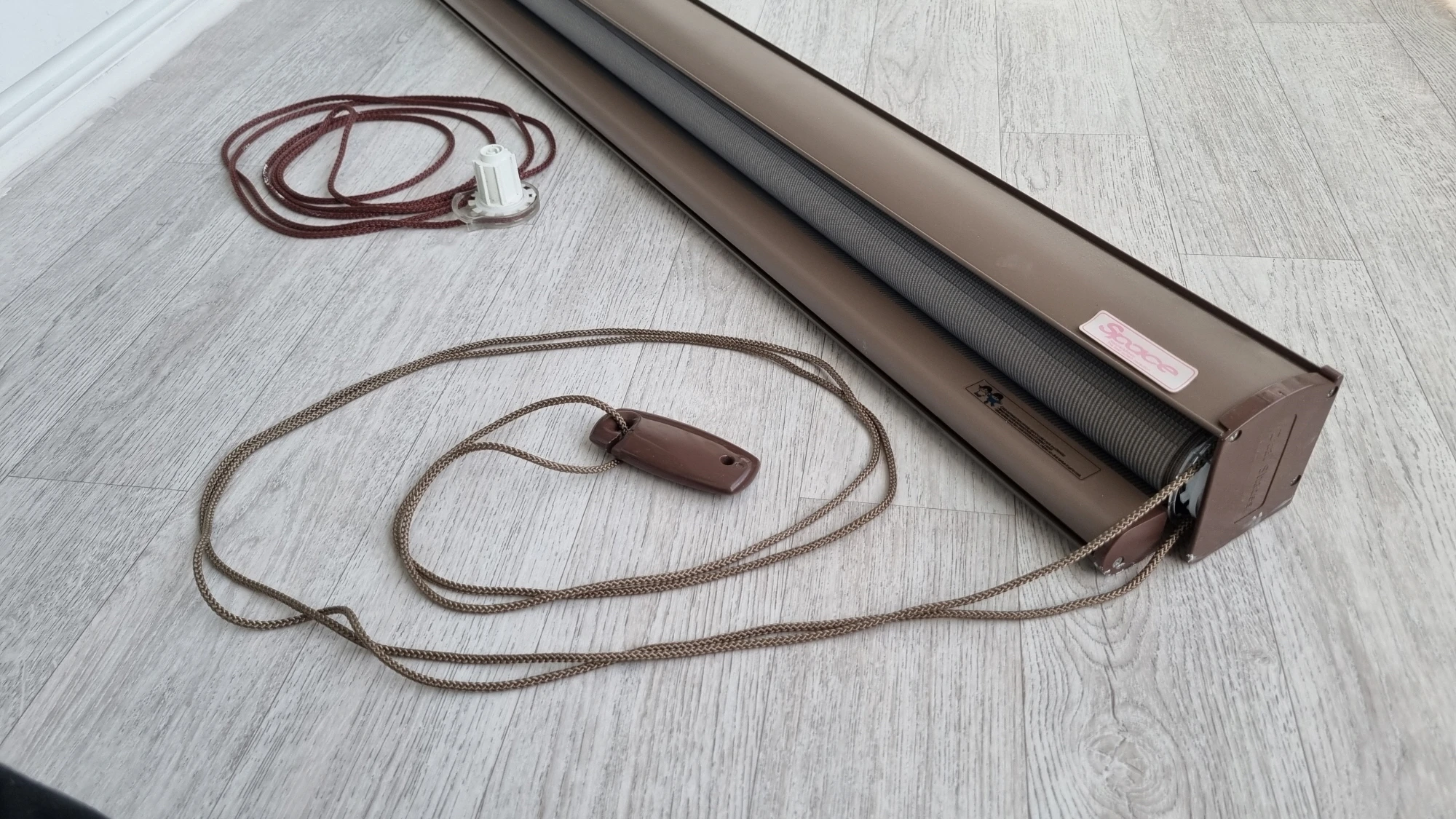 블라인드 줄 롤러 교체 완료 모습