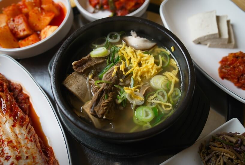 생생정보 오늘 또 방문 스타밥집 가수 김수찬 단골 인천 24시 경희궁 효성점 왕갈비탕 돼지왕갈비 맛집