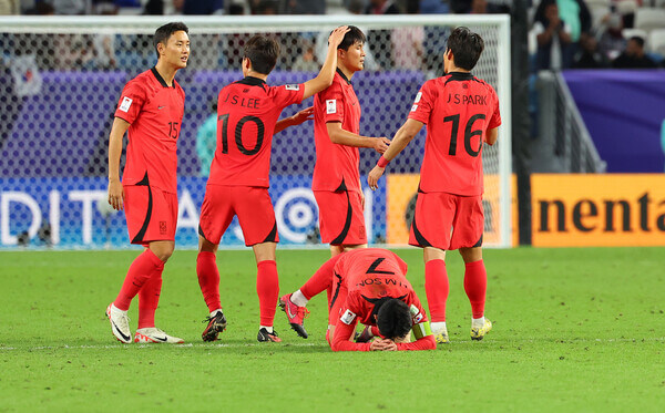 경기가 끝나고 도하에 있는 한국선수들-연합뉴스 출저