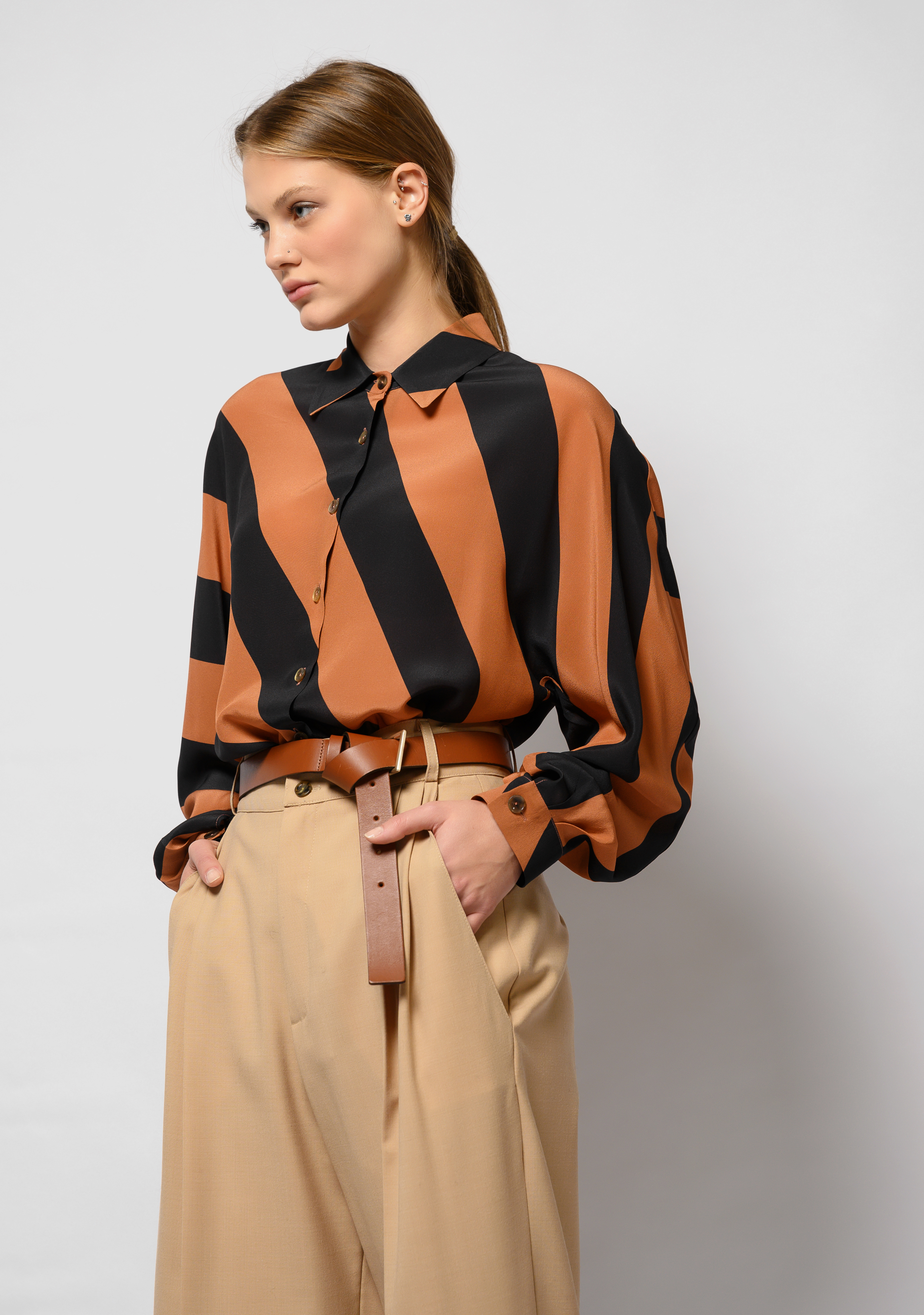 제품 사진 속 주인공은 주인공답게 강조하기