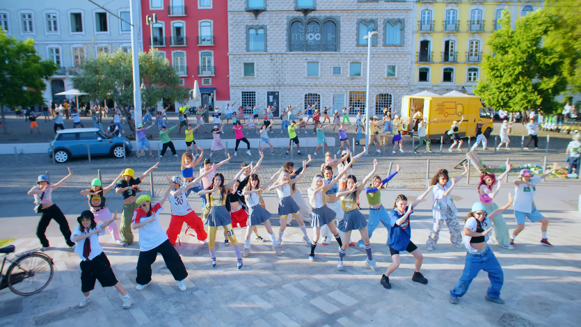 뉴진스 &amp;#39;Super Shy&amp;#39; 뮤비 캡처