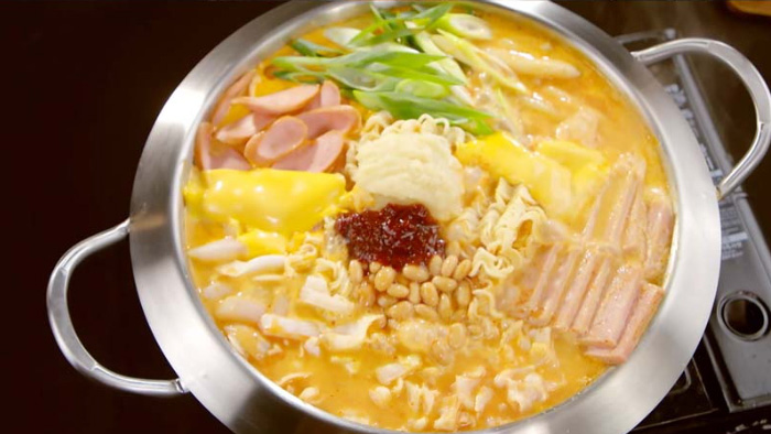 류수영 부대찌개 이미지