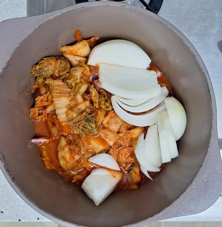 삼겹살-김치찌개-부재료-넣기