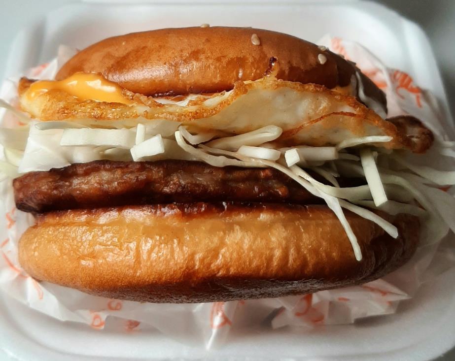 생활의달인 노포덕후의 햄버거노포에서 판매하는 치즈에그버거