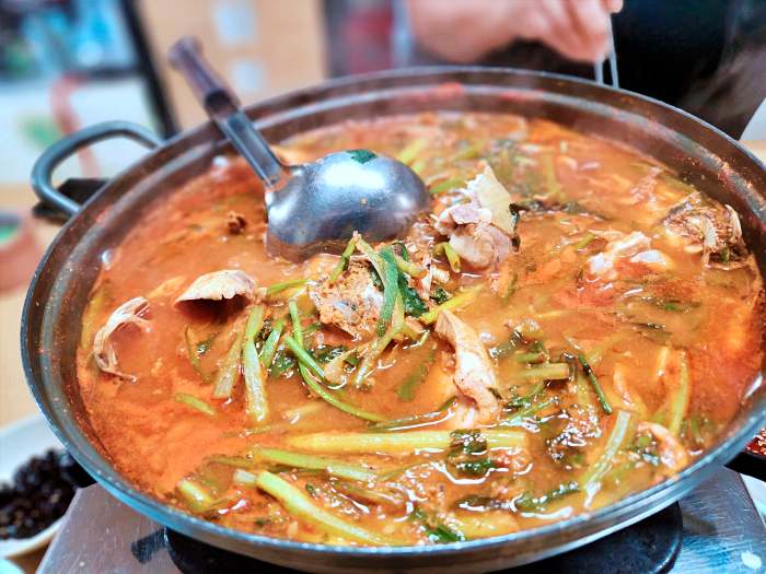 가볼만한 곳&#44; 파주 맛집 깊고 진한 맛&#44; 참게 매운탕