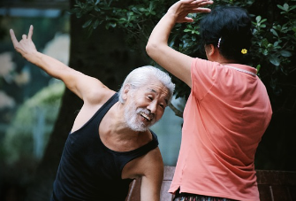 갱년기 약물 없이 증상 관리 자연 극복 방법