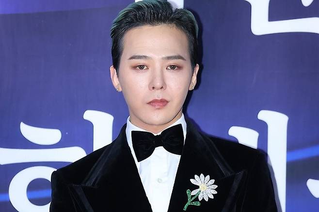 홍콩 참사에 지드래곤의 기부 소방관 자원봉사자 위해 100만 홍콩달러 지원