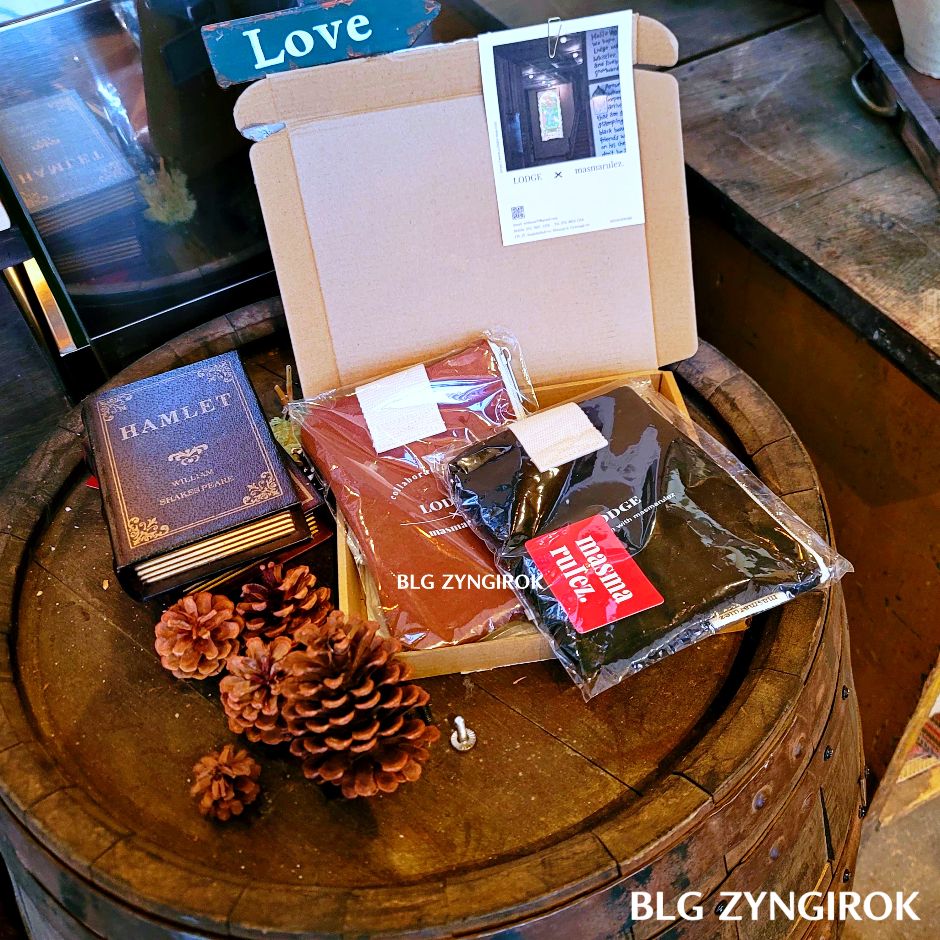 양주 카페 럿지 LODGE 굿즈 모습이다.