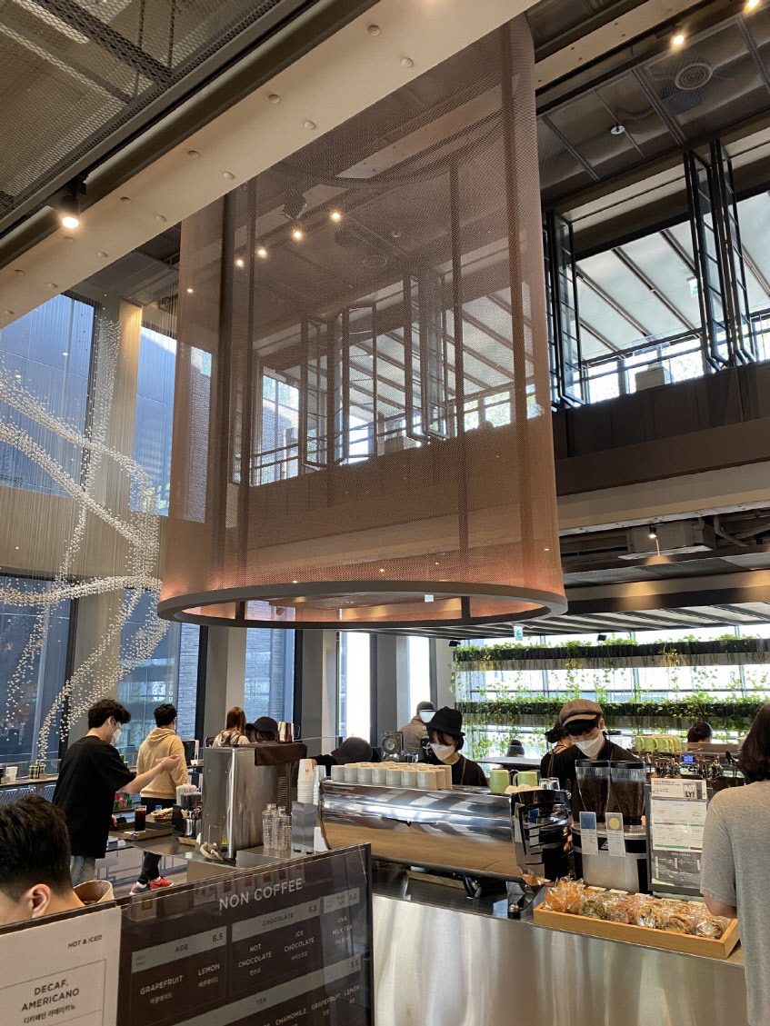 맥심플랜트 1층중심공간