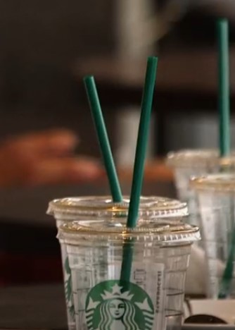 스타벅스 7년만에 '초록빨대' 컴백!! - 종이 빨대와 선택 가능