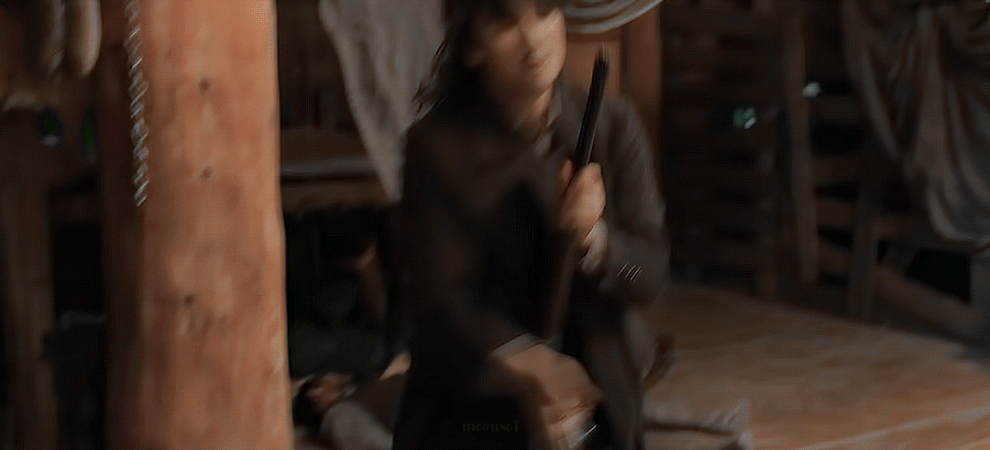 도적-칼의-소리-총쏘는-장면