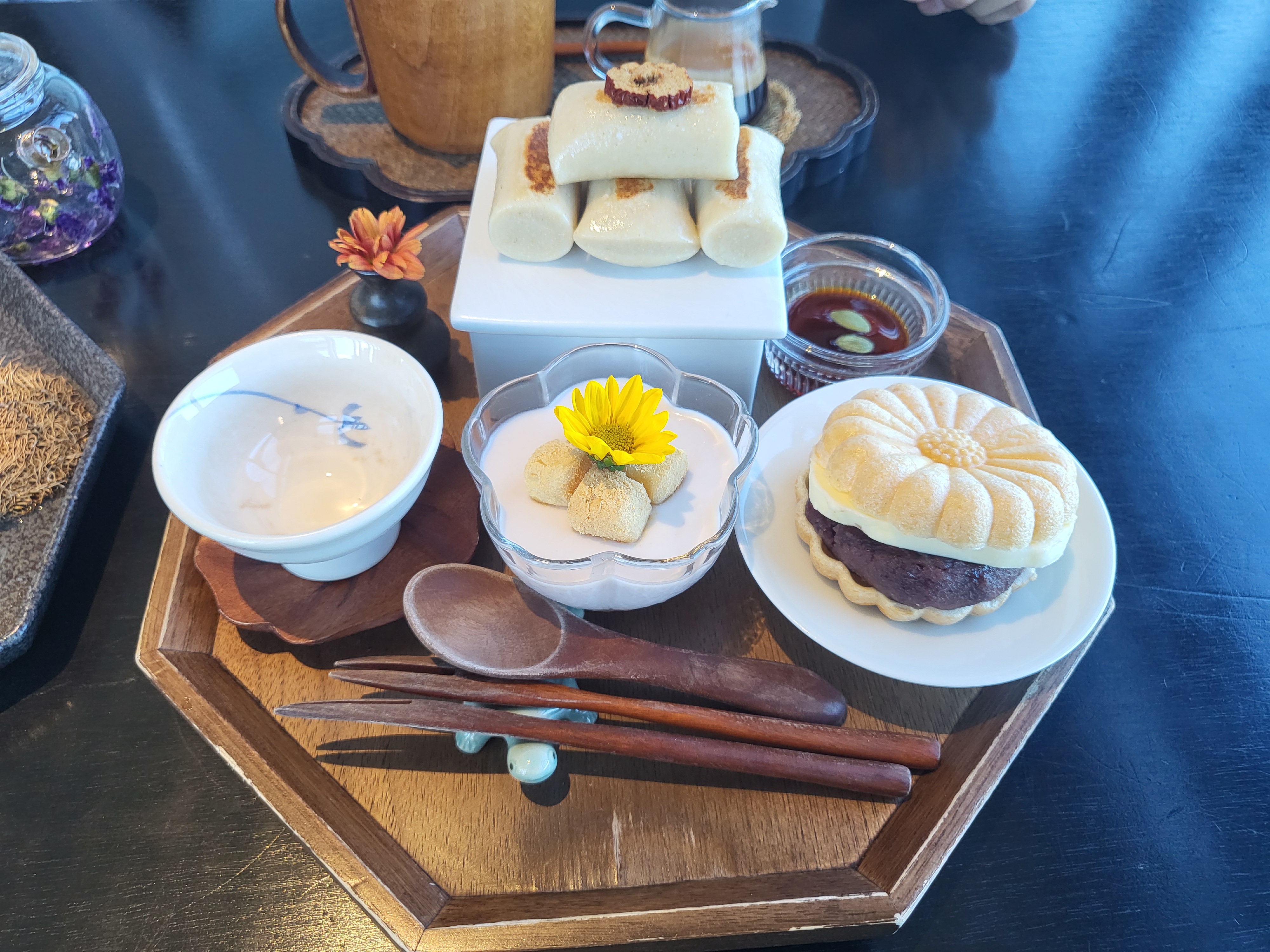 차덕분:영종도 구읍뱃터 바닷가 전망 이쁜 전통카페 차와 디저트 메뉴