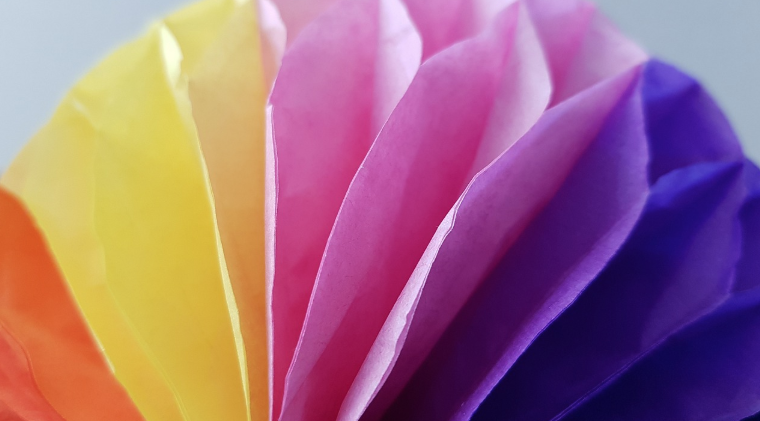 전통 예술 체험: 탈춤 배우기와 한지 공예