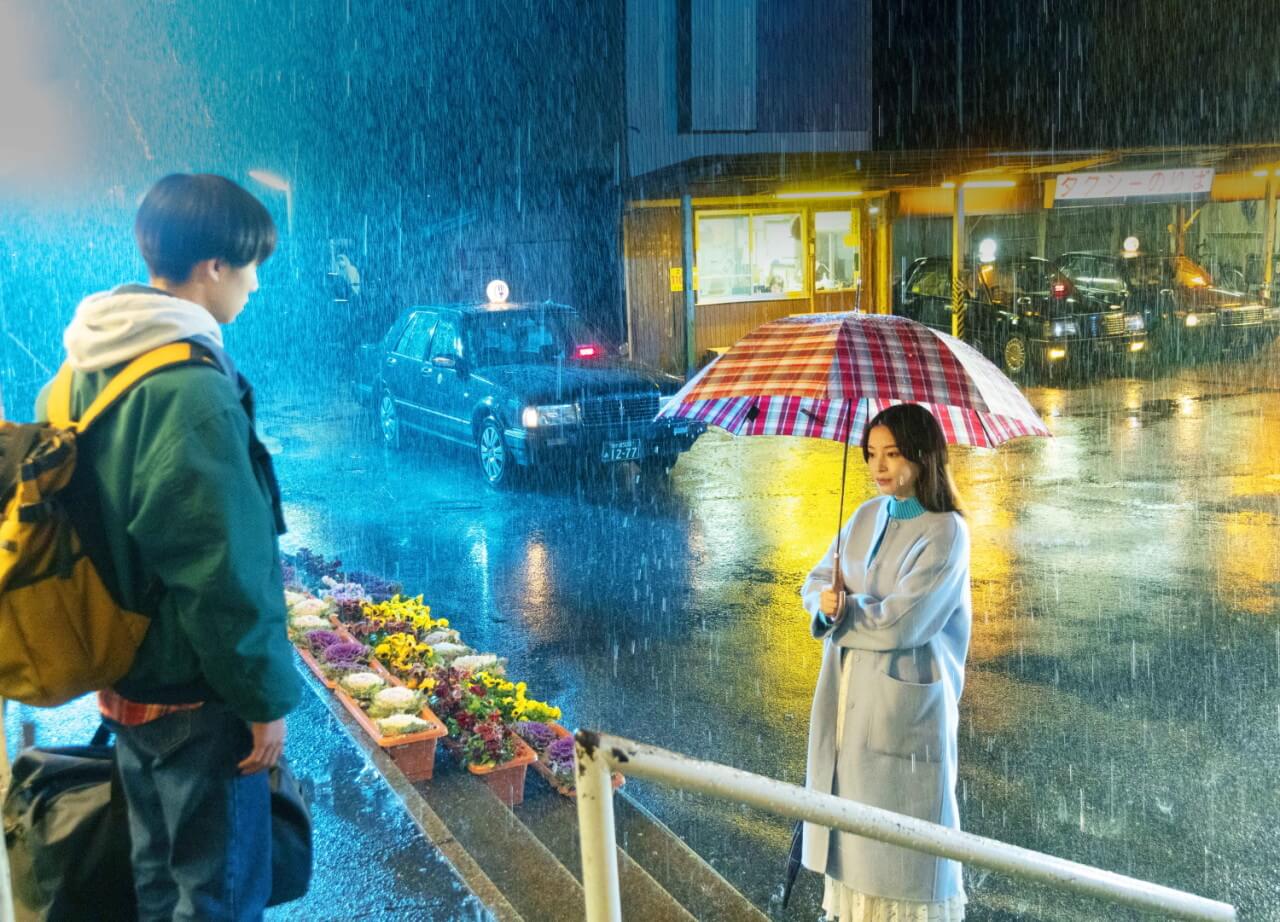 물은 바다를 향해 흐른다 정보