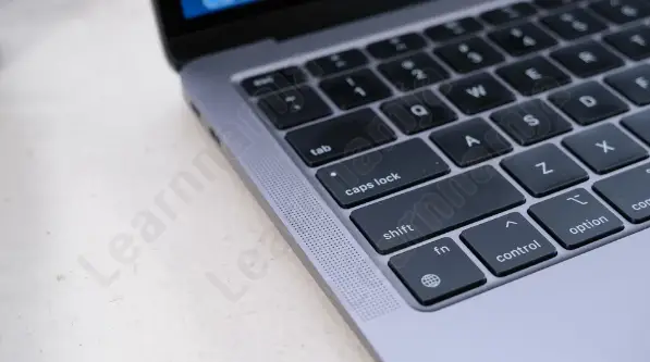 맥북 에어와 M1 리뷰: 스피커