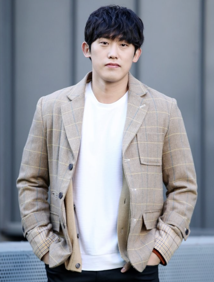 민진웅 배우활동