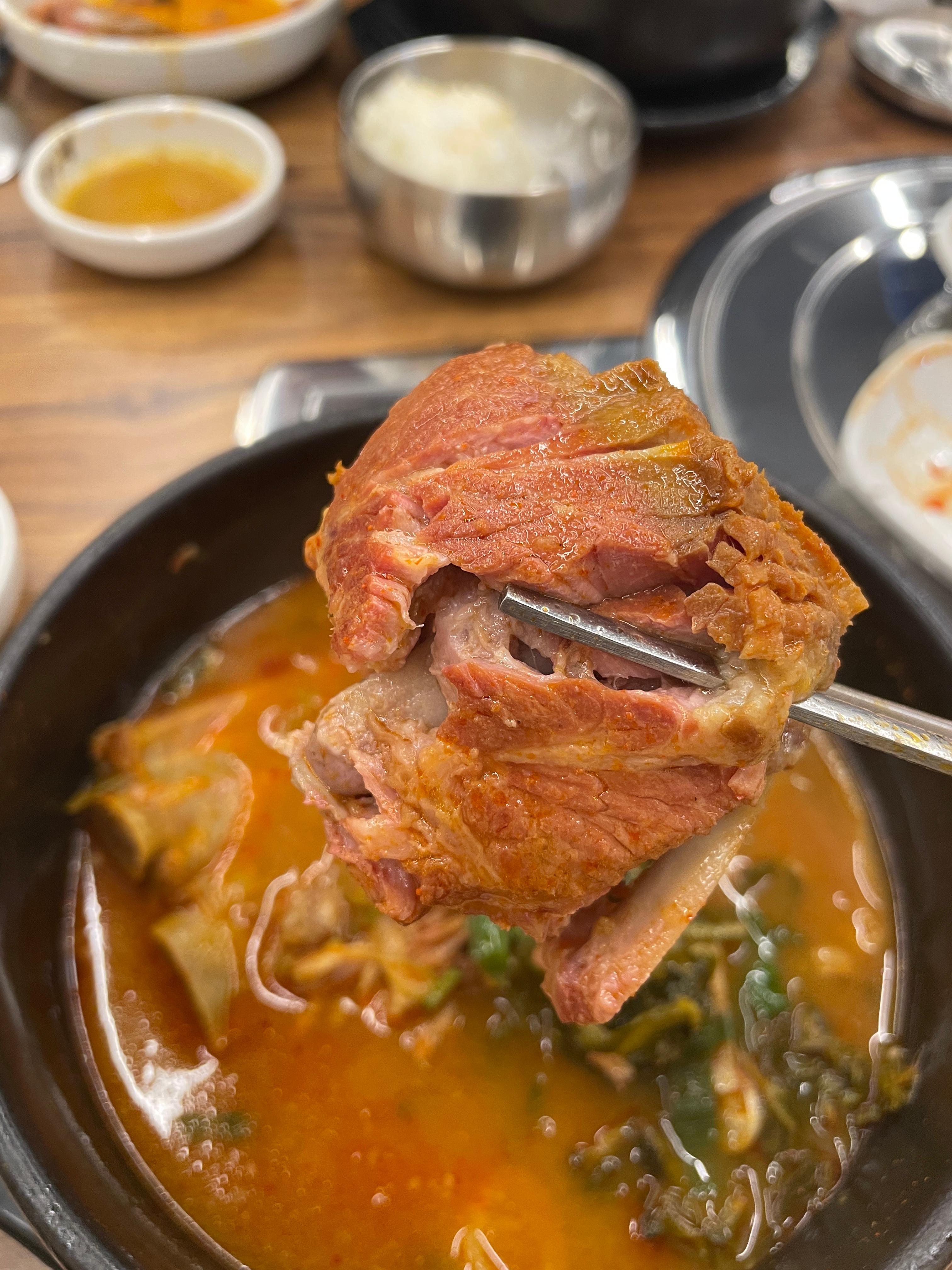 삼용이 감자탕 뼈해장국