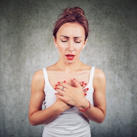 목과 가슴 통증 원인