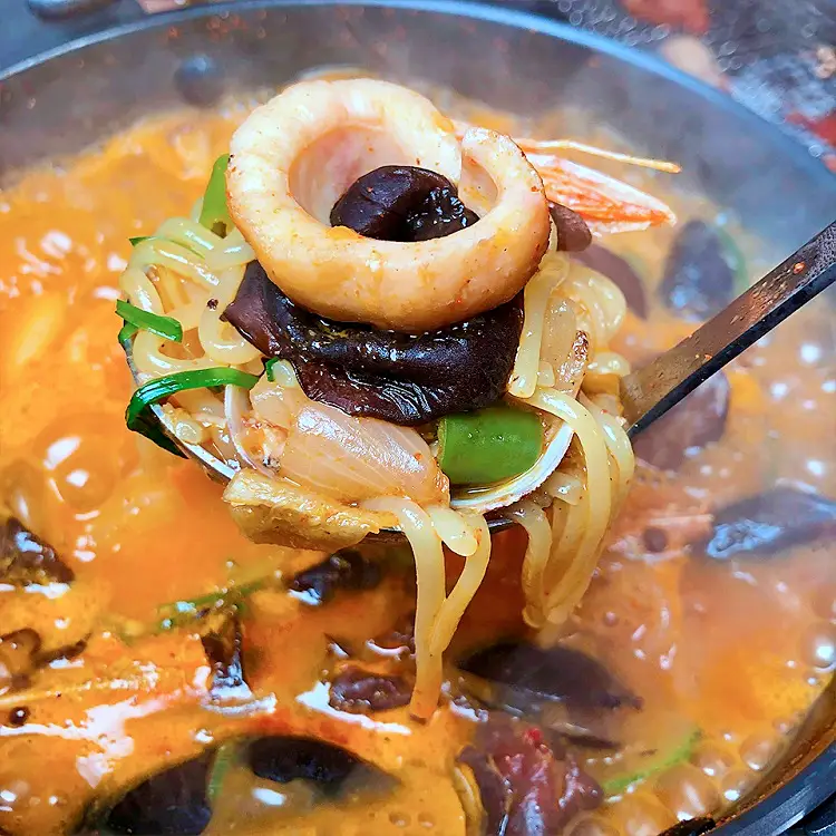 투데이 맛있는 메뉴 닭 특수부위 연골, 안창살, 닭껍질, 허벅지살, 닭목살 숯불 구이 맛있는 식당 추천 부산 남천동 맛집
