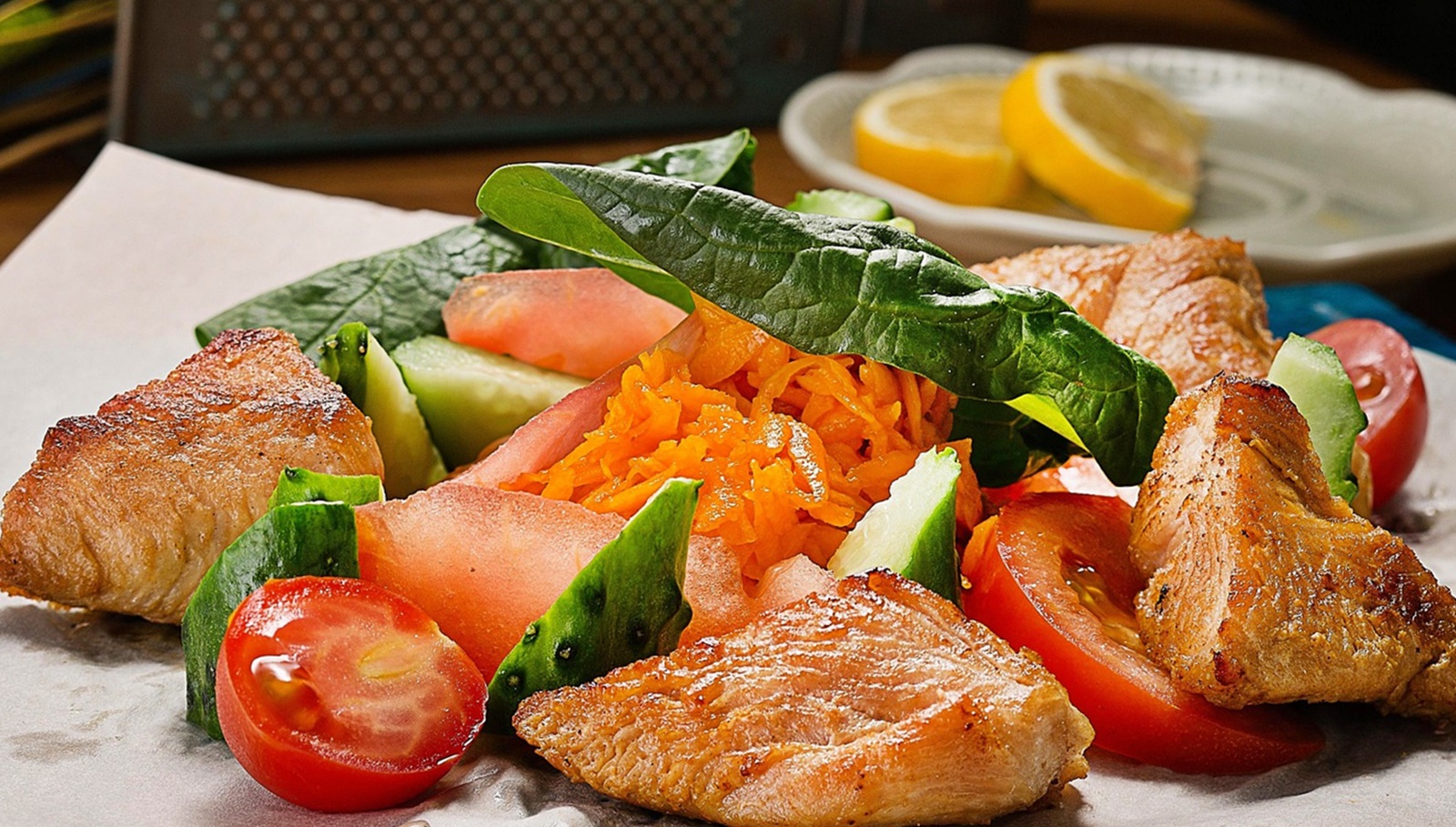 밤마다 단 음식이 당겼던 사람들의 공통된 낮 습관 5가지