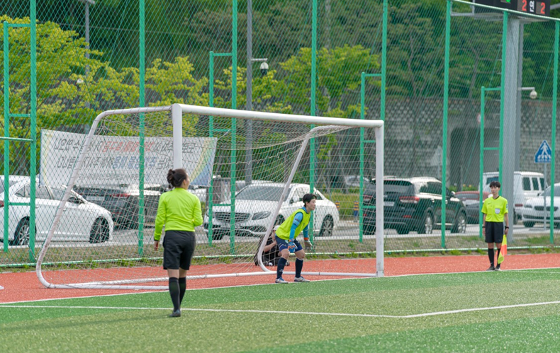승부차기 하고 있는 골키퍼 사진
