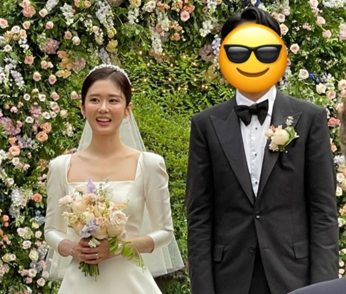 배우 장나라와 남편 정하철 감독의 결혼식 웨딩드레스 이미지