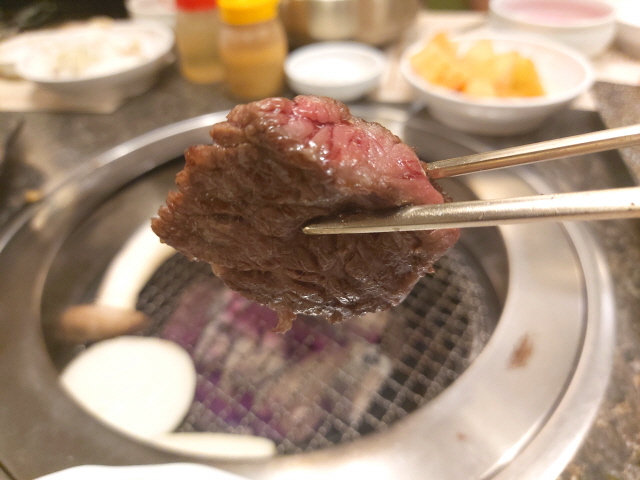 한우 미디움 구이