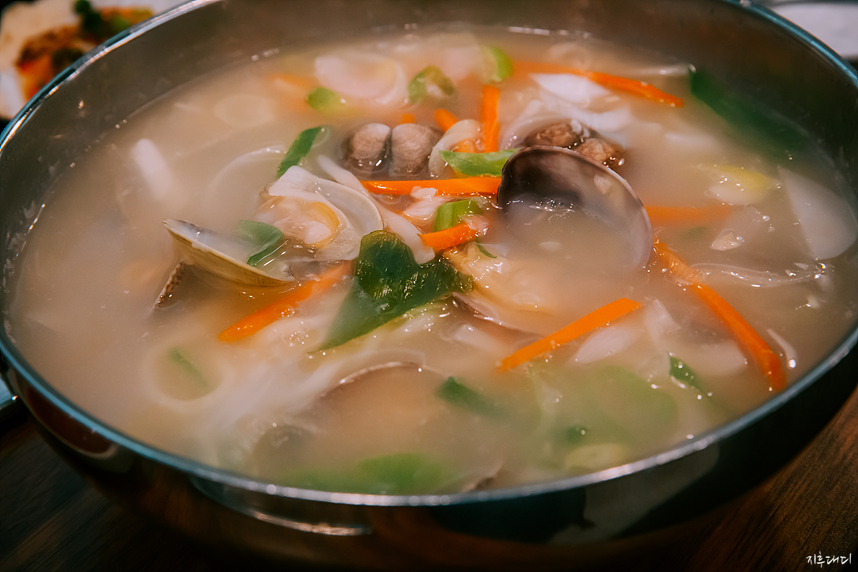 태안 소원면 신두리 식당