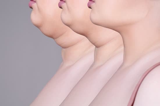 갸름한 턱