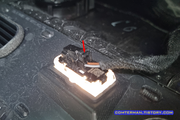 테슬라 모델3 하이랜드 풋등 커넥터