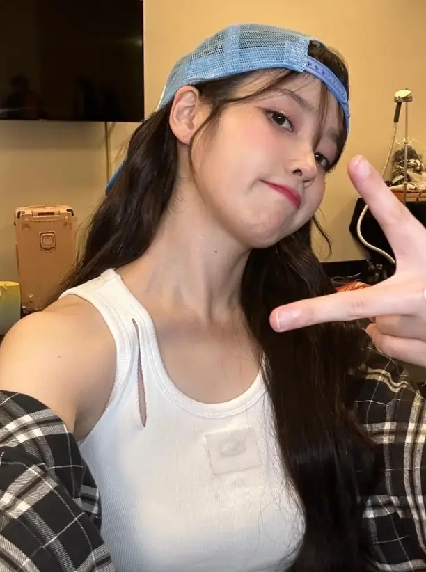 아이유 IU 프로필 갤러리ㅣ노래 음악 mbti 인스타 유튜브