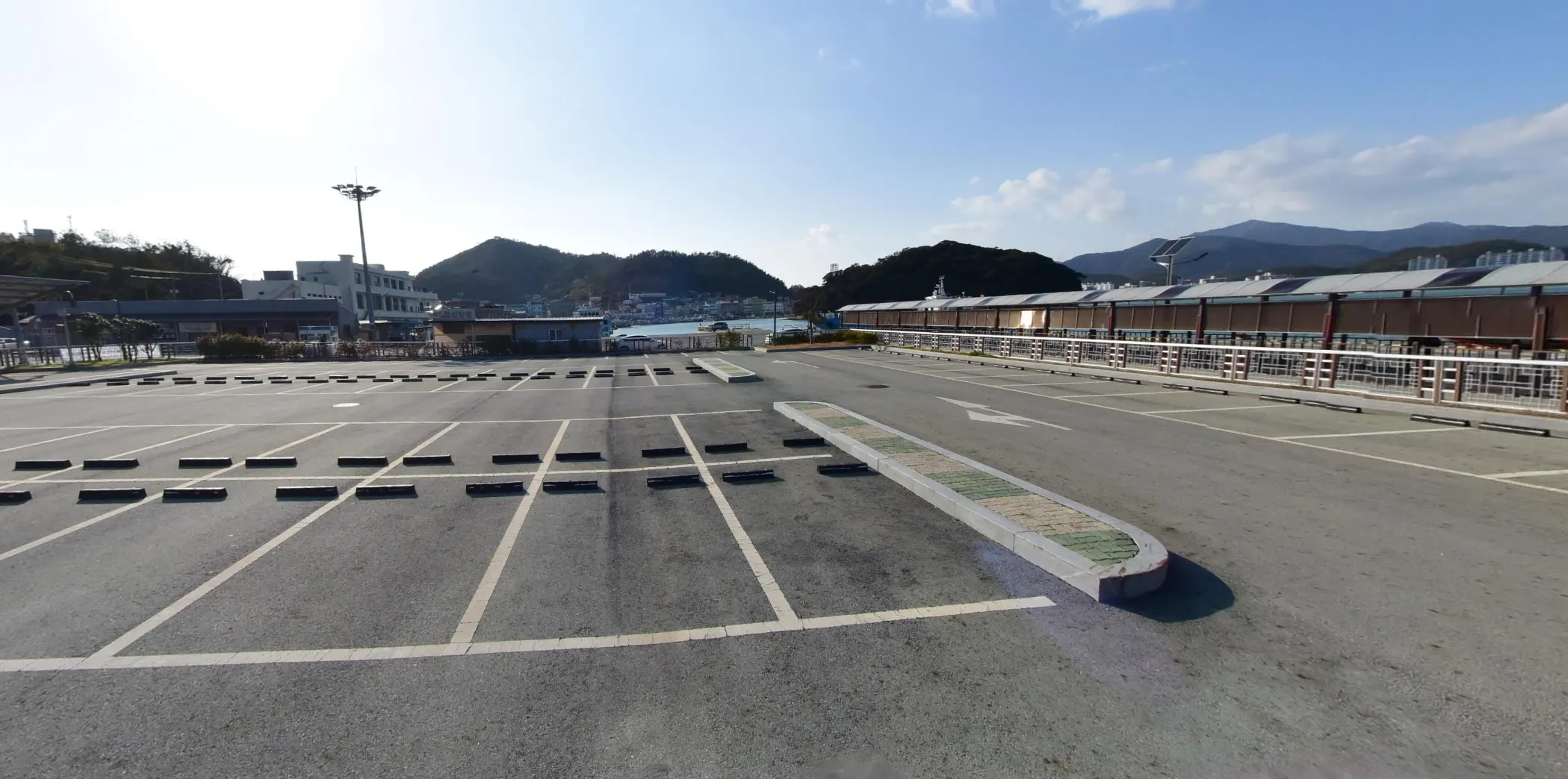 완도 여객선터미널 주차장 전경 1번