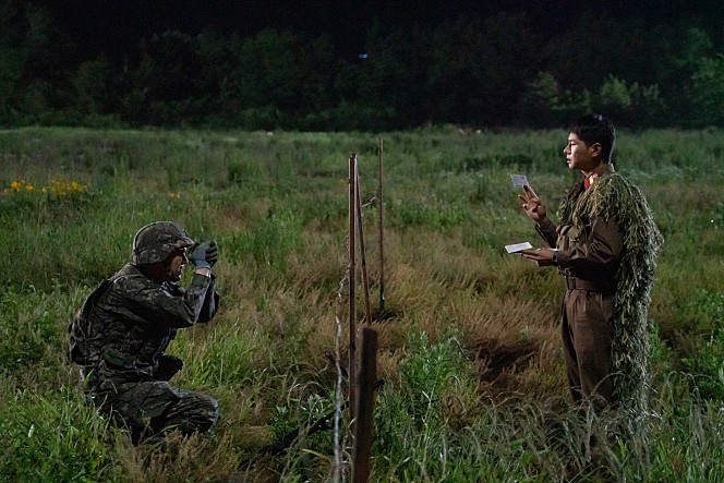 영화 육사오의 남한군 북한군 접선장면
