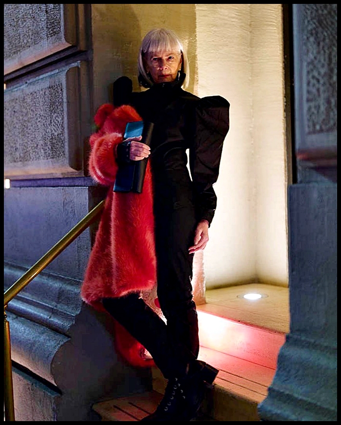 우연의 아이콘? 우연하게 패션모델이 된 66세 교수님 린 슬레이터