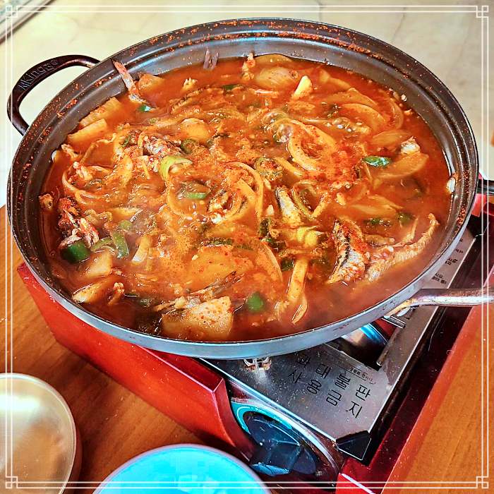 생방송 오늘저녁 남해 상주 은모래비치 아침식사 가능, 모듬 생선구이, 멸치쌈밥 맛집