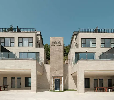 그리즐리 남해키즈풀빌라