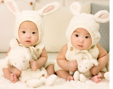 쌍둥이의 예쁜 모습