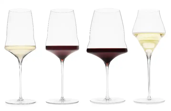 조세핀 와인잔은 단순한 유리잔을 넘어서 와인과 함께 하는 예술 작품이다.