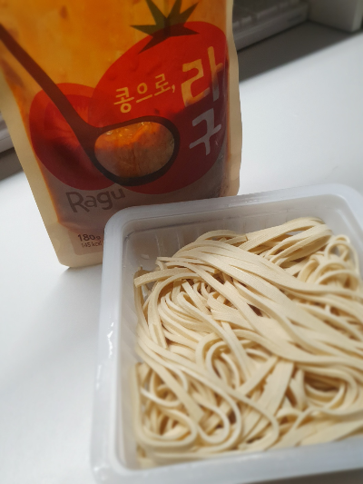 콩으로 라구소스와 두부면