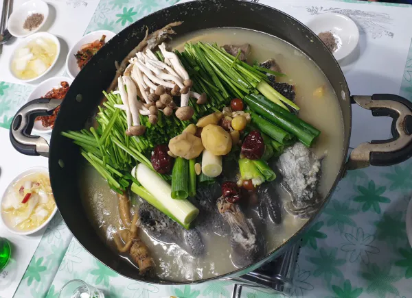 생생정보 우와한 식당 가물치오골계탕 음식점