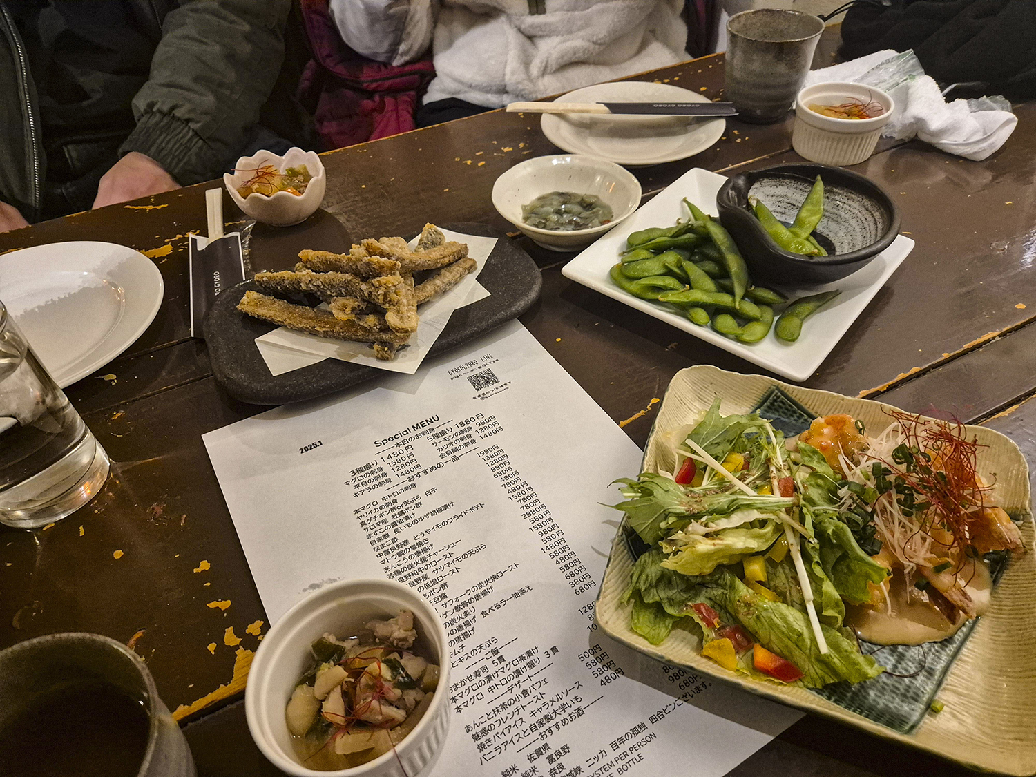 닝구르테라스 후라노 맛집 이자카야 음식 1 연어 샐러드