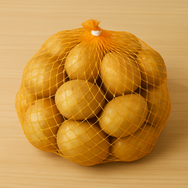 망에 감자들어있는 사진